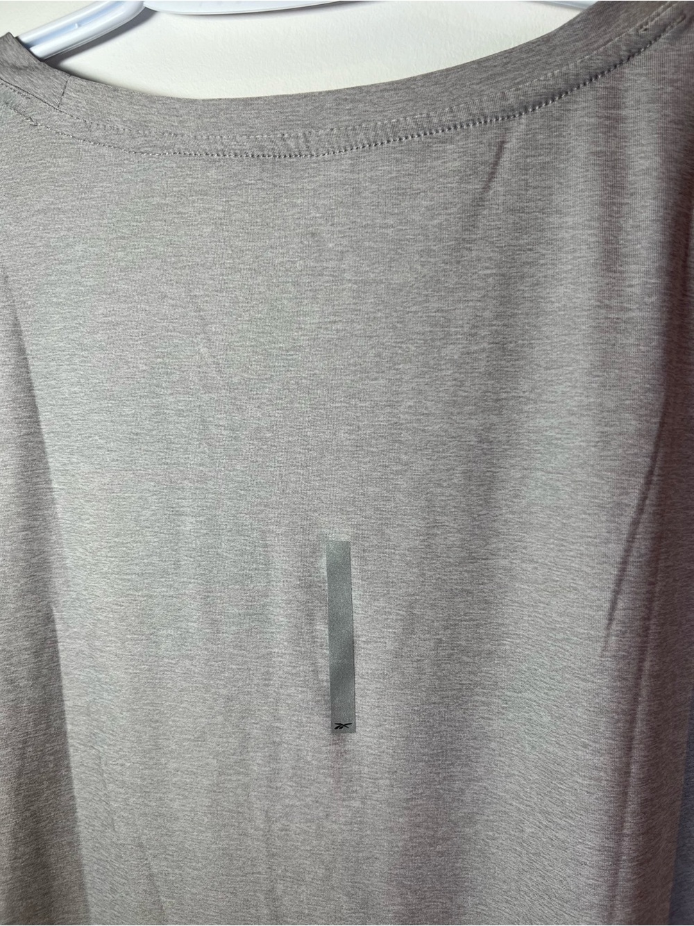 Reebok Women’s Large Grey Scoop Neck Performance Tee - Picture 7 of 7